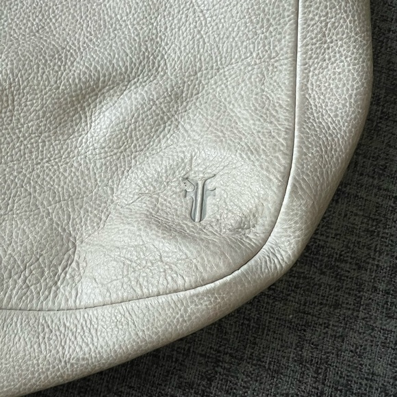 EUC Frye Nora Hobo in Cream - Picture 5 of 5